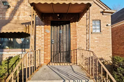 9941 S Lowe Ave, Chicago, IL 60628 photo 3