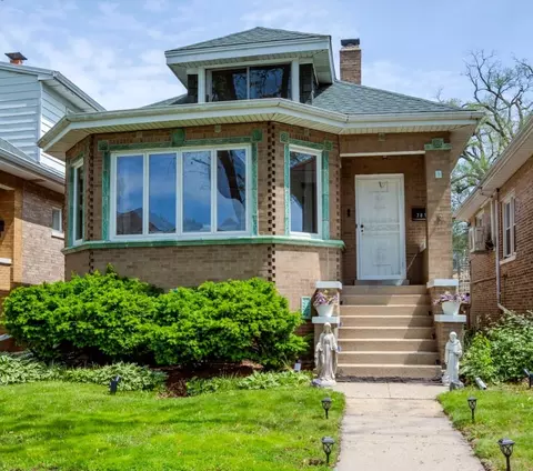 7818 W Elmgrove Dr, Elmwood Park, IL 60707