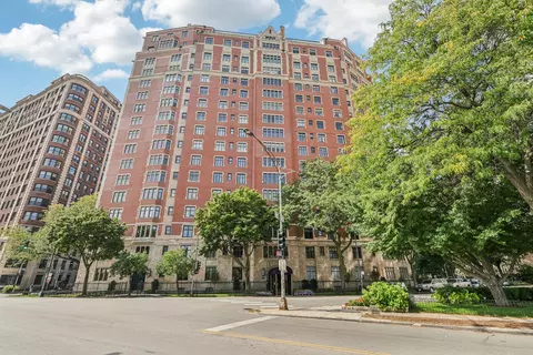 3800 N Lake Shore Dr #5B, Chicago, IL 60613