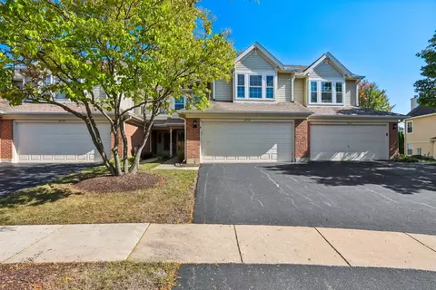 2113 Glasgow Ct, Hanover Park, IL 60133