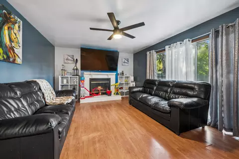 Living - 1535 Teri Ln, Algonquin, IL 60102 photo 1 of 1