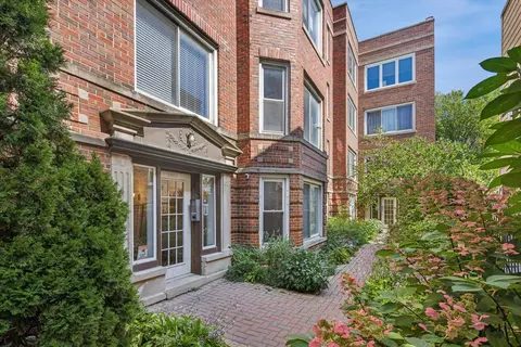 3039 N Troy St #2E, Chicago, IL 60618
