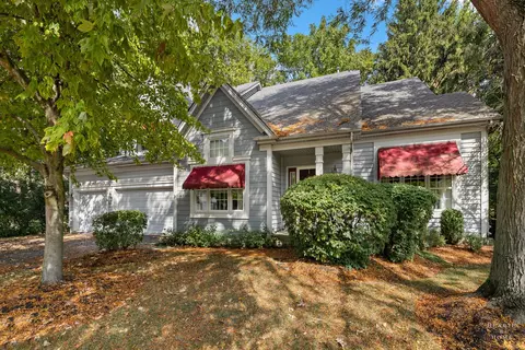 806 Norge Pkwy, Fox River Grove, IL 60021