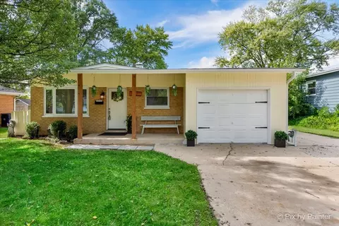 1354 Dakota Dr, Elgin, IL 60120