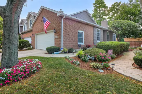 14630 Club Circle Dr, Oak Forest, IL 60452