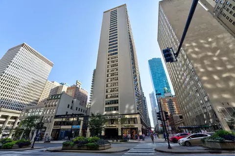535 N Michigan Ave #1907, Chicago, IL 60611