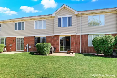 Exterior - 507 Legend Ln, Mchenry, IL 60050 photo 3 of 4