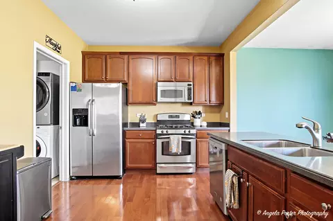 Kitchen - 507 Legend Ln, Mchenry, IL 60050 photo 2 of 2