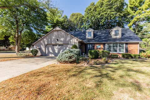 32 S Dallas St, Princeton, IL 61356