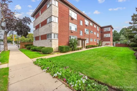 7211 W Division St #C2, River Forest, IL 60305
