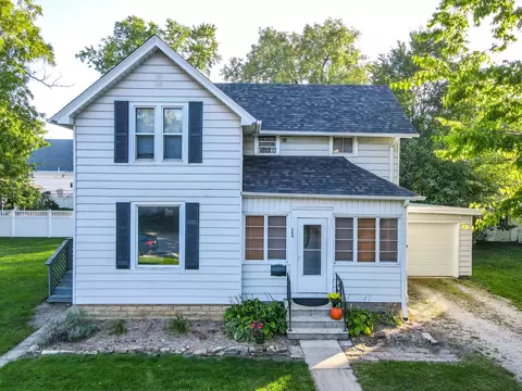 264 W Third St, Manteno, IL 60950