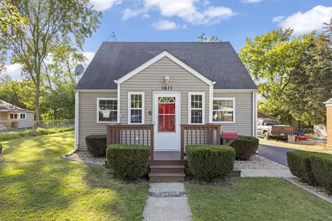 1611 N Raynor Ave, Crest Hill, IL 60403