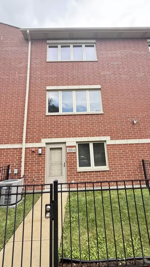 3535 S Maplewood Ave #4, Chicago, IL 60632