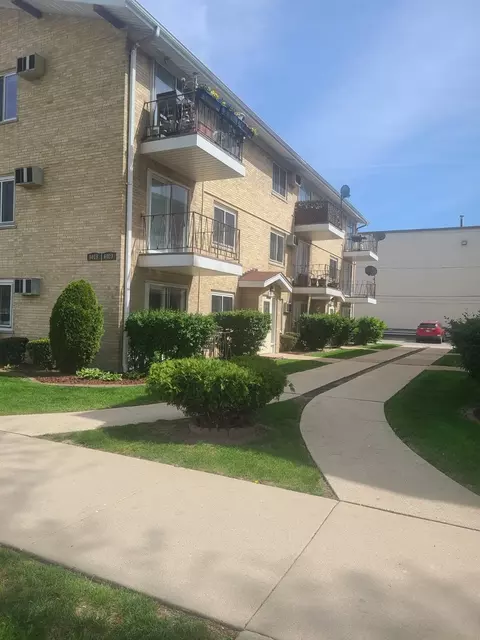 6019 W 64th Pl #23-4, Chicago, IL 60638