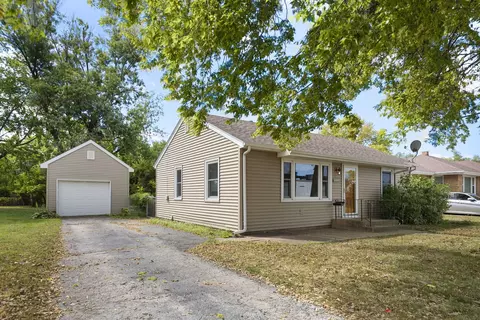 Exterior - 1040 W South St, Bradley, IL 60915 photo 2 of 6