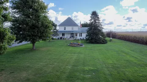 1718 N 1800 Rd E, Watseka, IL 60970