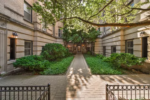 2726 N Pine Grove Ave #1N, Chicago, IL 60614