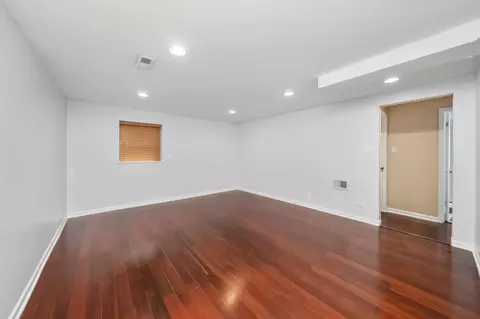 Living - 3204 E Frontage Rd, Rolling Meadows, IL 60008 photo 6 of 6