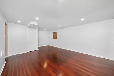 Living - 3204 E Frontage Rd, Rolling Meadows, IL 60008 photo 3 of 6