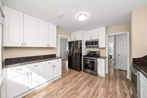 Kitchen - 3204 E Frontage Rd, Rolling Meadows, IL 60008 photo 1 of 1