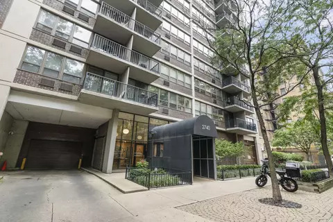 2740 N Pine Grove Ave #3D, Chicago, IL 60614
