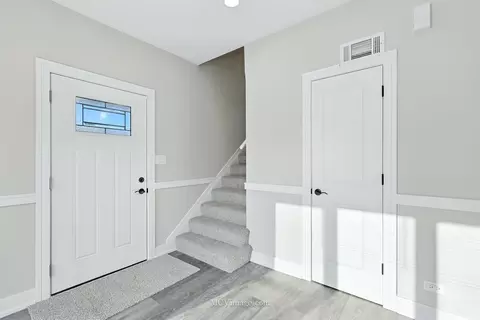 Entry Way - 237 E 92nd St, Chicago, IL 60619 photo 2 of 2