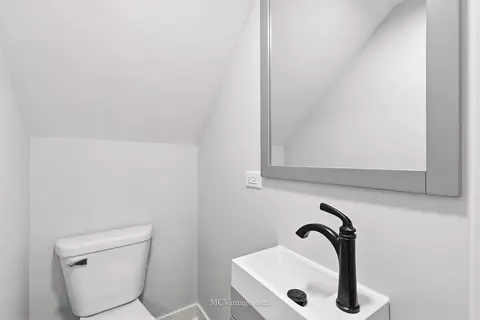 Bath - 237 E 92nd St, Chicago, IL 60619 photo 1 of 3
