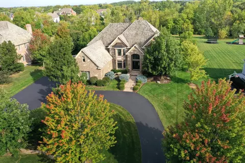 162 Cardinal Dr, Hawthorn Woods, IL 60047