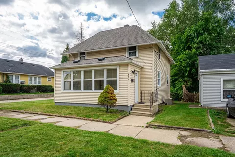 571 Warren Ave, Belvidere, IL 61008