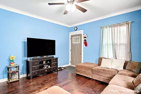 Living - 210 Orchard St, Elgin, IL 60123 photo 1 of 2