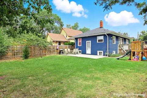 Exterior - 210 Orchard St, Elgin, IL 60123 photo 6 of 6