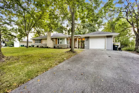 614 Polo Dr, Wheaton, IL 60187