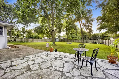 Exterior - 614 Polo Dr, Wheaton, IL 60187 photo 2 of 8