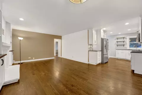 Living - 614 Polo Dr, Wheaton, IL 60187 photo 3 of 4