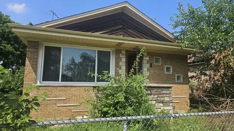 1924 W Marquette Rd, Chicago, IL 60636