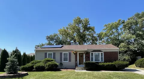 7660 Walnut Ave, Woodridge, IL 60517