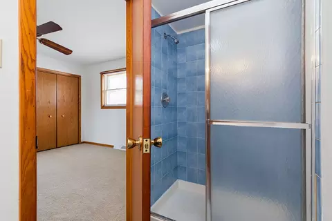 Bath - 8525 Massasoit Ave, Burbank, IL 60459 photo 3 of 4