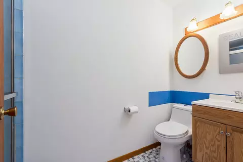 Bath - 8525 Massasoit Ave, Burbank, IL 60459 photo 2 of 4
