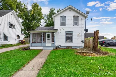 206 W Blackman St, Harvard, IL 60033