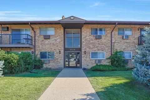 838 E Old Willow Rd #105, Prospect Heights, IL 60070