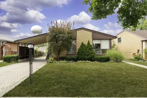 8616 N Oleander Ave, Niles, IL 60714