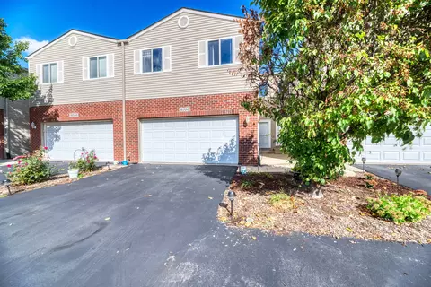 16556 Willow Walk Dr, Lockport, IL 60441