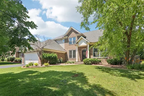 5570 Medinah Ct, Gurnee, IL 60031