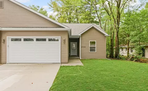 2015 Cureton Dr #B, Urbana, IL 61801