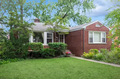1726 Dobson St, Evanston, IL 60202