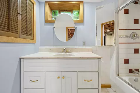 Bath - 1726 Dobson St, Evanston, IL 60202 photo 2 of 2