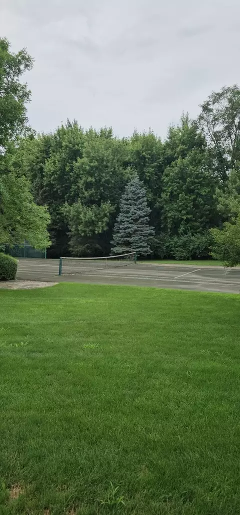 Exterior - 34 W033 White Thorne Rd, Wayne, IL 60184 photo 10 of 17