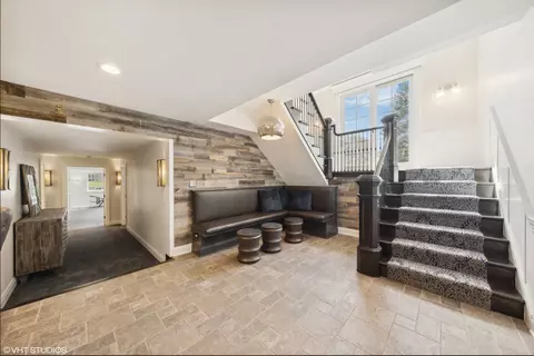 Entry Way - 34 W033 White Thorne Rd, Wayne, IL 60184 photo 5 of 9