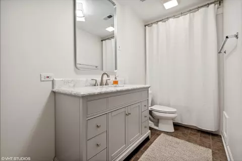 Bath - 34 W033 White Thorne Rd, Wayne, IL 60184 photo 8 of 13