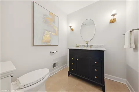 Bath - 34 W033 White Thorne Rd, Wayne, IL 60184 photo 2 of 13